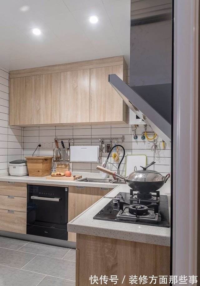 卧室|89平现代风三居室,原木色+大白墙就很漂亮了