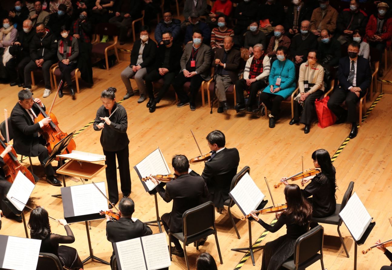 上海交响乐团|“斜杠艺术家”郑德仁迎百岁生日：演奏、教学、创作、玩爵士、指挥皆开花