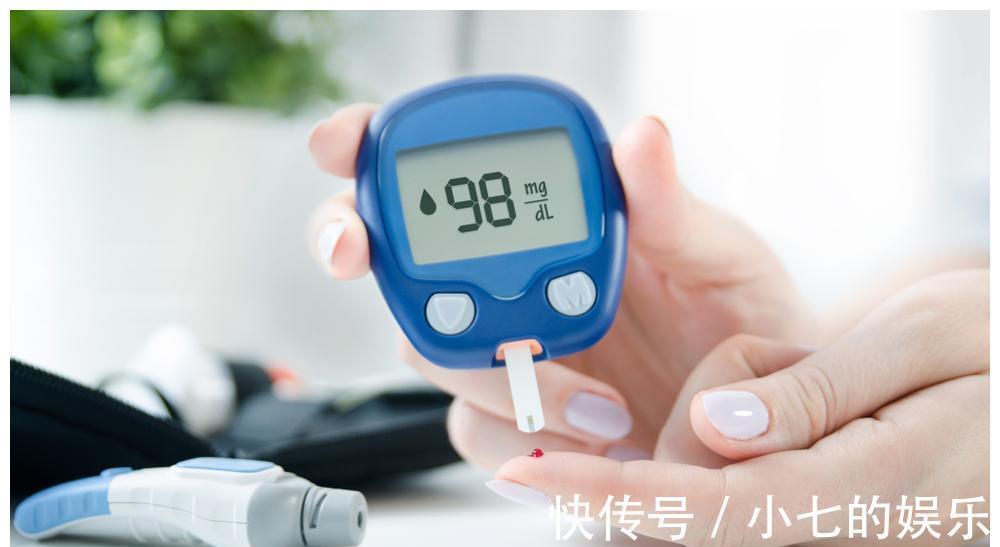 血糖|糖尿病人喝茶能降血糖吗？他亲自实验，试了三种茶，结果让他想不