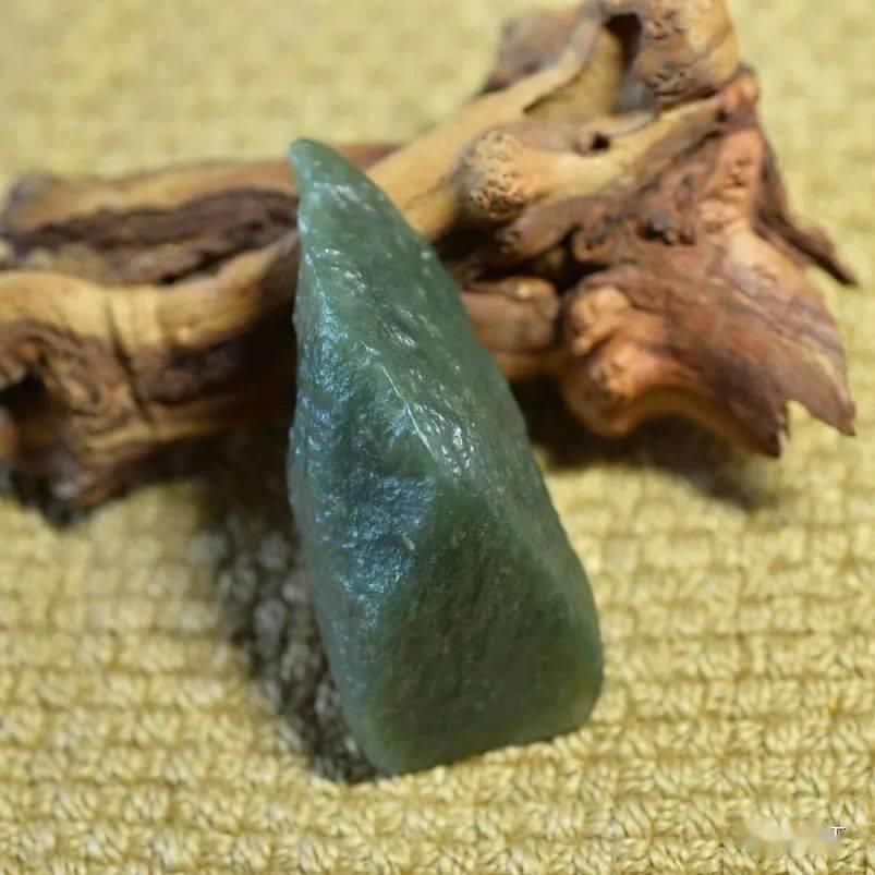 戈壁料与戈壁玉一字之差,却有天壤之别