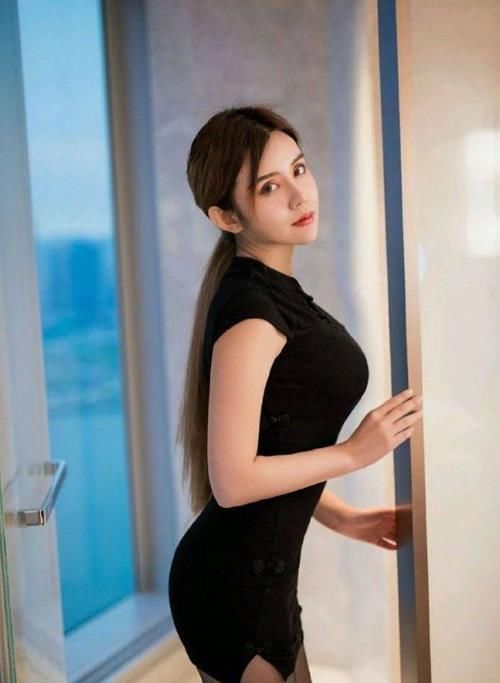 美翻天 旗袍专为精致女人打造,尽显东方女性的高贵典雅,时尚百搭!