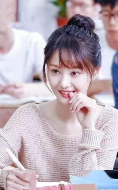 一剪就老十岁的4种发型,爱美女生千万不要留!