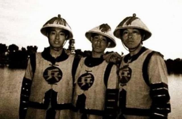 八旗军|清代士兵军服上标有“兵”字和“勇”字，一字之差，地位却一个天一个地