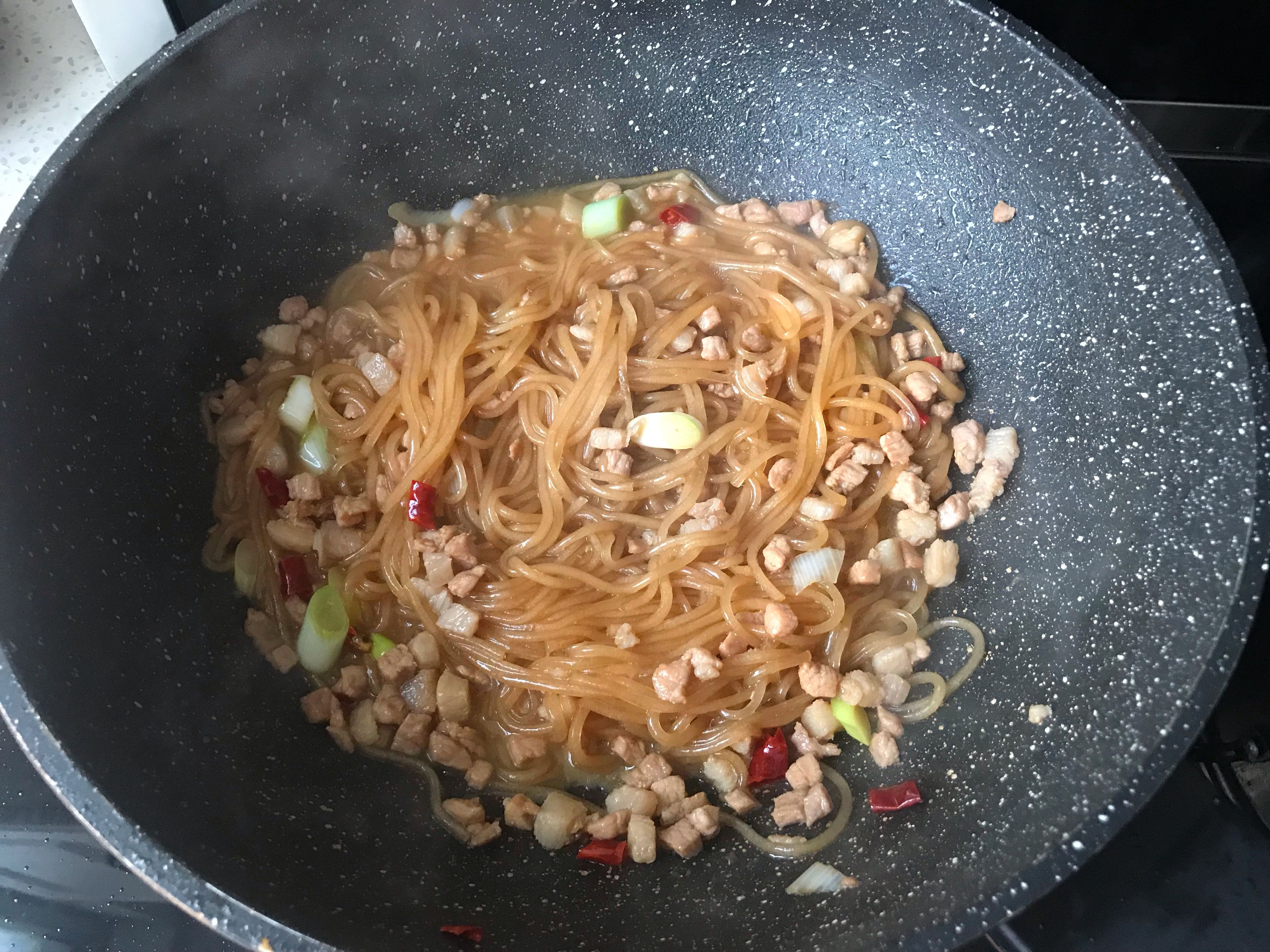 粉条这么做，比包包子还好吃，筋道美味又下饭，丝丝顺滑不粘锅