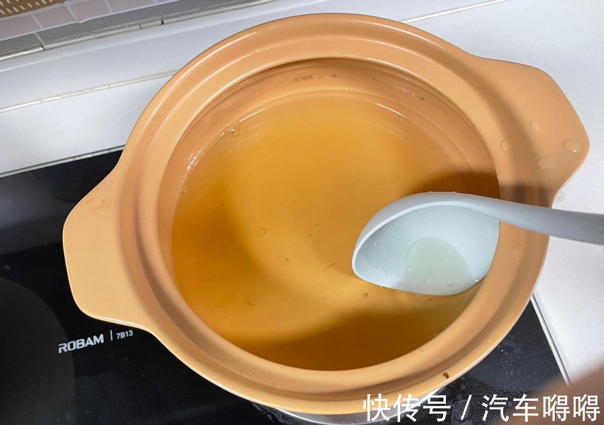 秋天去火哪家强?雪梨菊花加冰糖!我来教你在家做,干净又健康