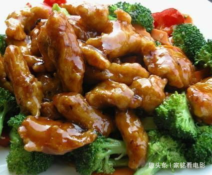 精选美食酱香鸡块,油爆虾球,鸡肉西兰花,肉末虾酱豆腐的做法