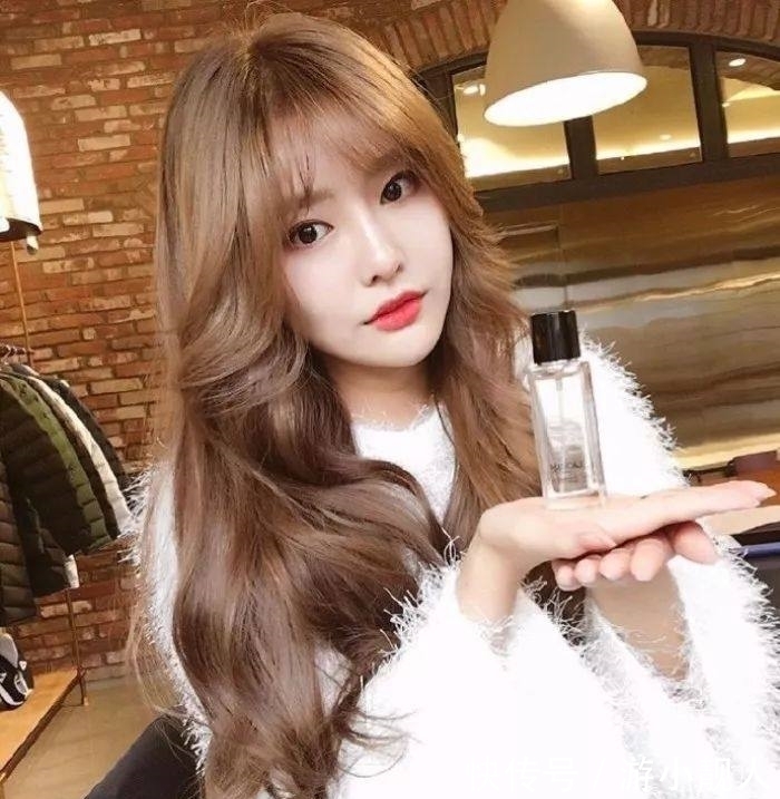 卷发直发还有卷曲度的划分,发质决定你的发型