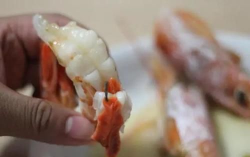 鲜活|吃虾，虾线到底要不要剔除？老渔民告诉你答案，以后别再做错了