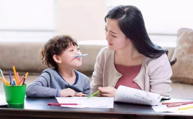 父母|孩子有这3种举动，说明孩子“情商低”，父母早纠正还来得及