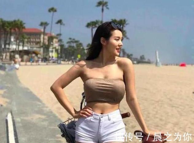 身材|40岁阿姨坚持健身多年,身材凹凸有致,婀娜多姿,被称为冻龄女神