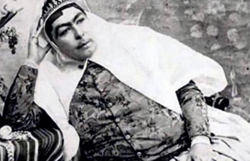 审美|审美有毒的伊朗皇帝,妃子颜值全是“乔碧萝”,遭遇全网同情