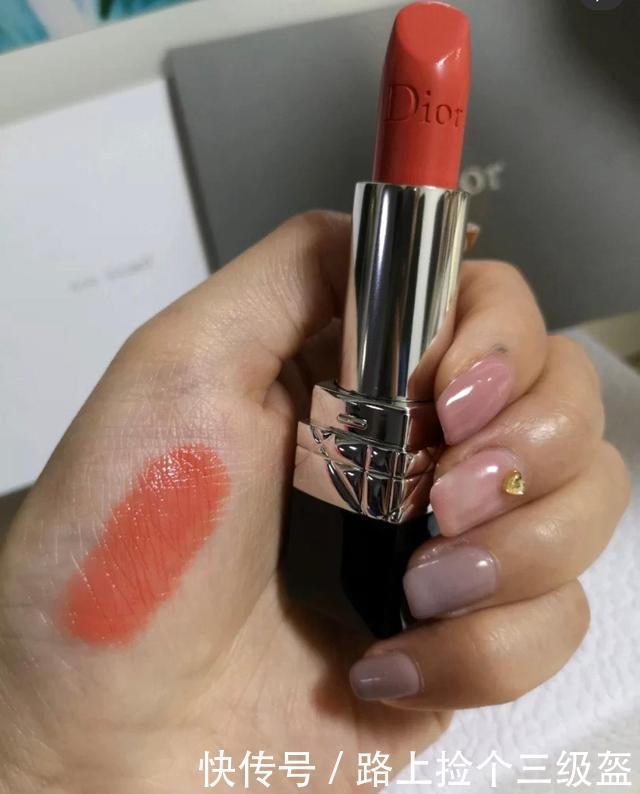 橘色|一看就满满“廉价感”的色号,颜值高也驾驭不了,黄皮就别想了!