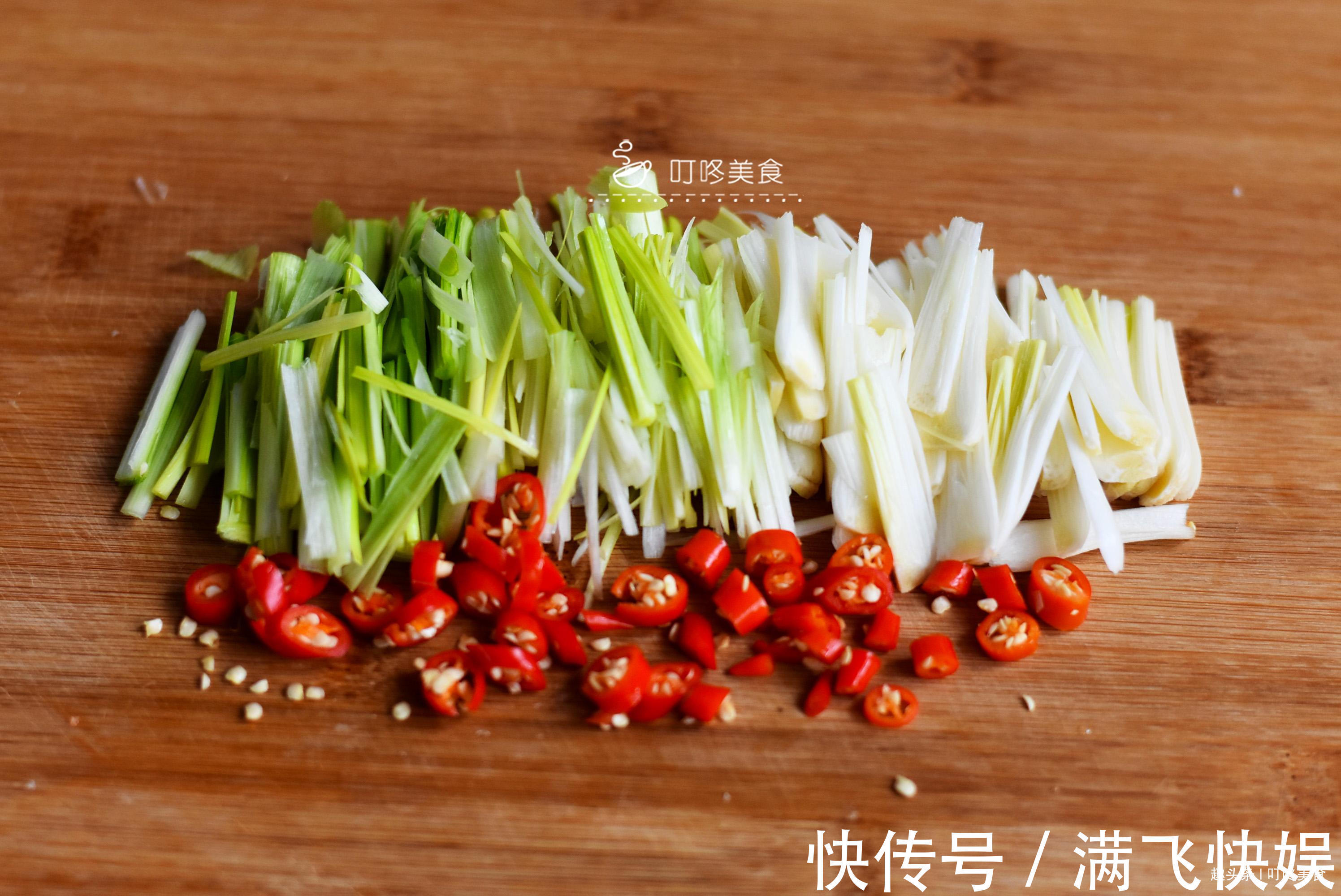 春天最馋的一道凉拌菜,2分钟做一盘,开胃下饭,连吃一周也不腻