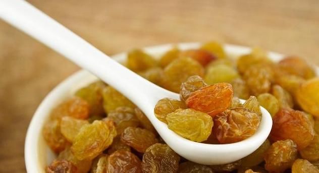 好处|冬季常喝葡萄干泡水,坚持一段时间,4个好处可能“悄然而至”!