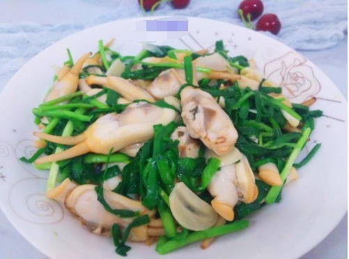 韭菜与它是绝配,这货又肥又嫩又鲜,30元炒一盘比饭店便宜多了!