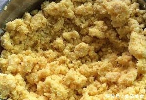玉米面新做法,开水一烫,筷子一搅,粗粮细做,简单美味越吃越香