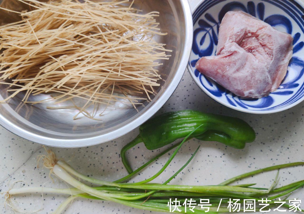 家常肉末粉条,做法简单,粉条爽滑,肉末鲜香,下饭又解馋