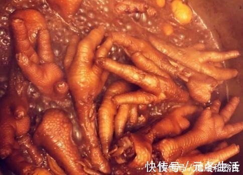 鸡爪这样做太香了，不放一滴水，香气四溢，比盐焗鸡爪好吃，过瘾！