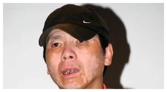 张艺谋|张艺谋张纪中冯小刚都是大导演，也都喜欢笔，谁的书功更强一些？