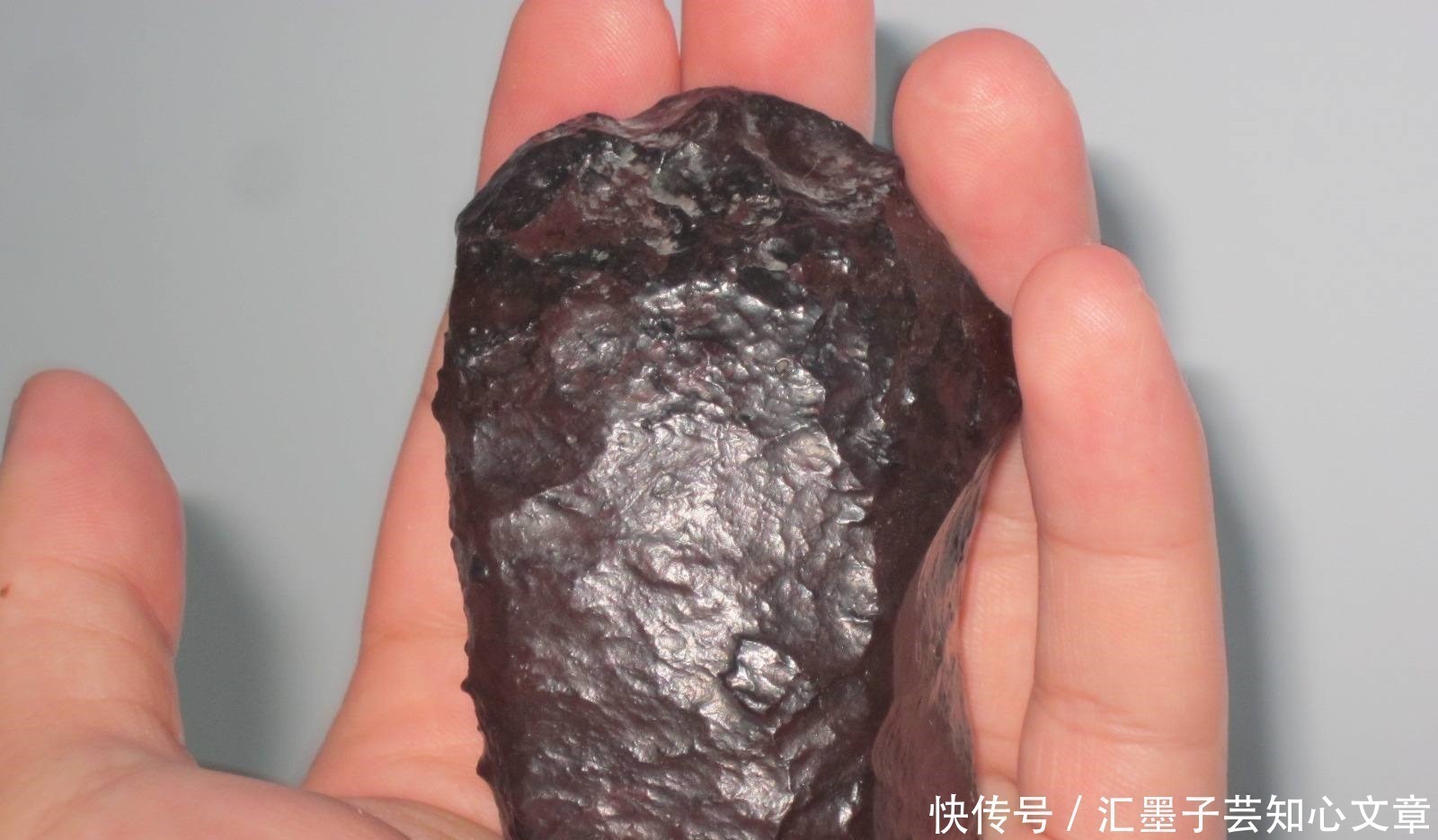 霍华德|图坦卡蒙旁边躺着一把3000年“神剑”,拔出剑身后,考古队无语了