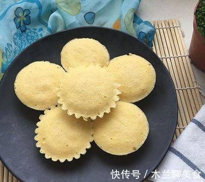 玉米面最火的做法，不放酵母发面，好吃过面包，孩子每天都吃不腻