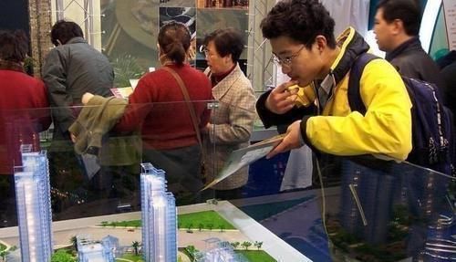 房屋|买的是120平的房,办房产证却显示140平,为什么会有面积差
