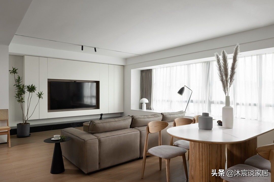 空间|她的极简新房,135平方米横厅结构,室内简洁干净,尽显轻松自然