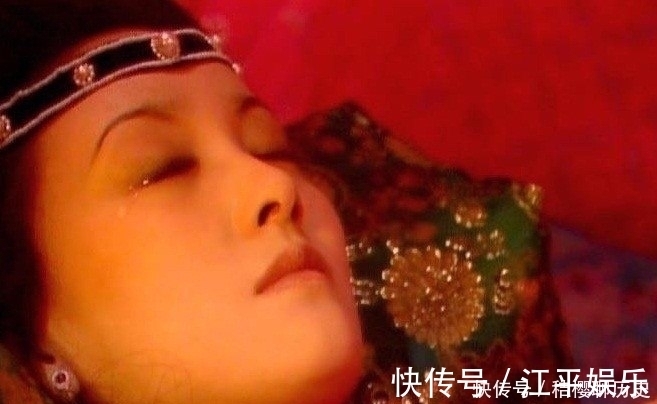 惕然|贾琏与鲍二家的对话,道出可怕秘密,贾府盼着王熙凤早死