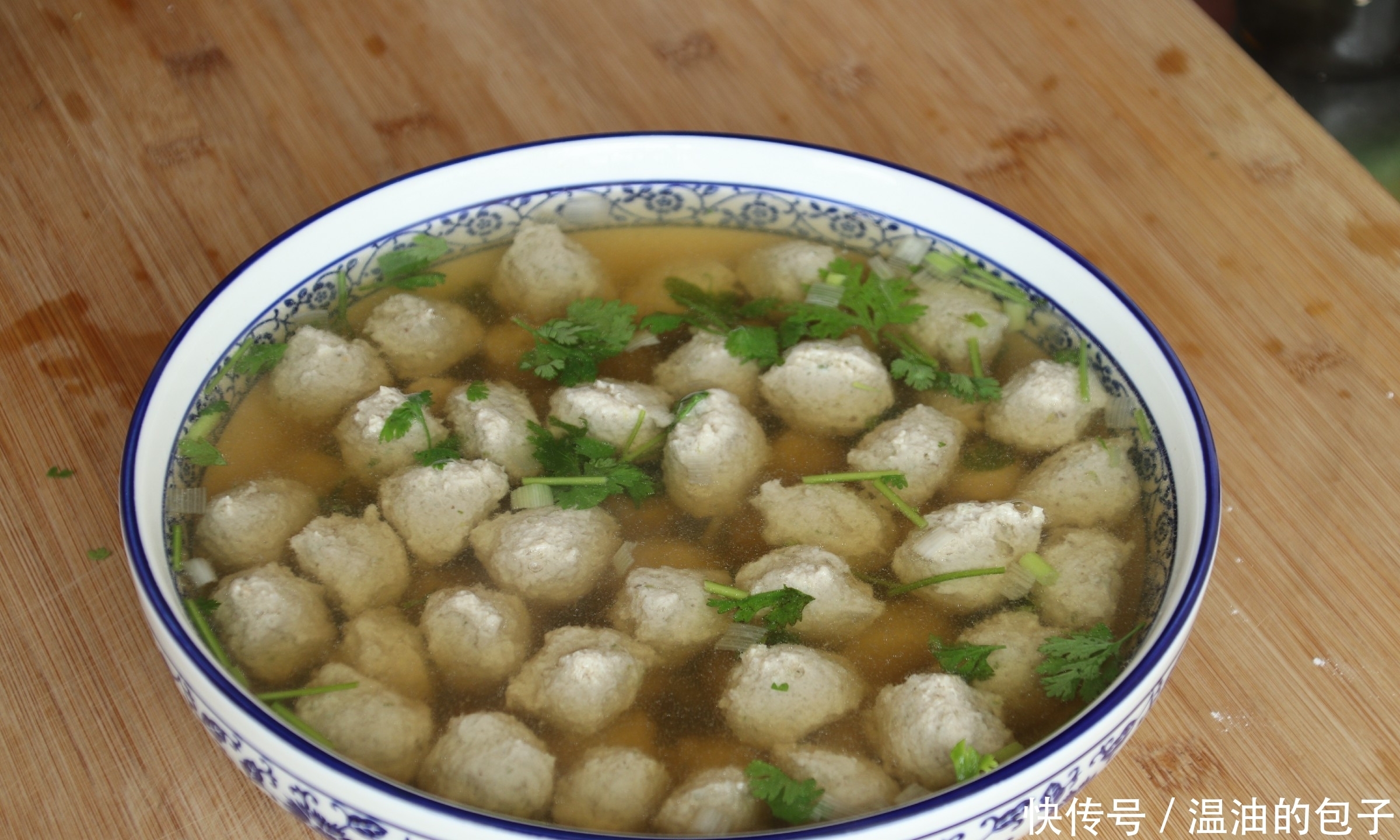 解馋|秋天,睡眠不好要常喝这汤,做法简单营养高,煮一大锅好喝又解馋