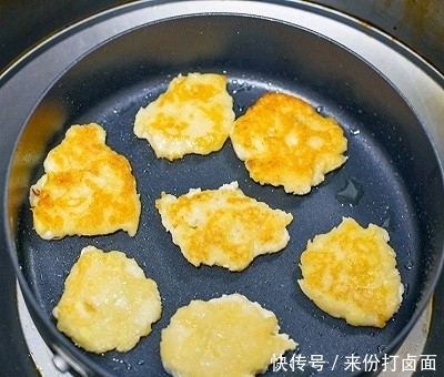 山药不要再炒着吃了,加一个苹果一碗糯米粉,出锅就抢光