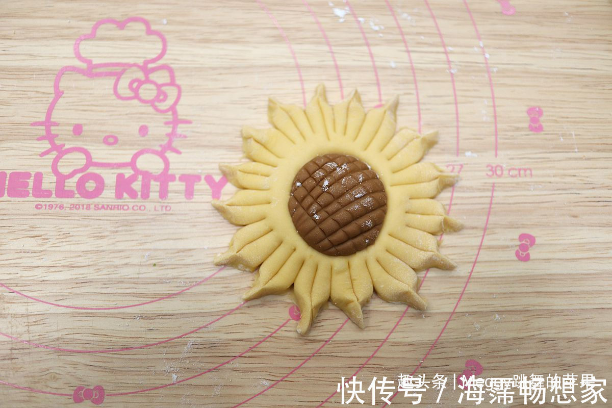 面团|一次发酵的向日葵馒头,端上桌惊艳了,光滑细腻暄软还能省60分钟