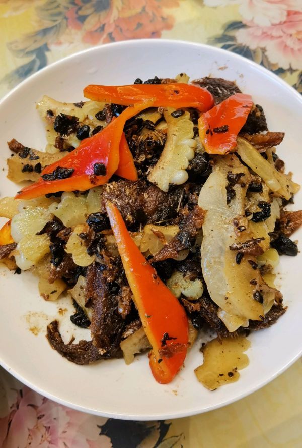 豆豉鲮鱼炒苦瓜|凉拌苦瓜和豆豉鲮鱼炒苦瓜