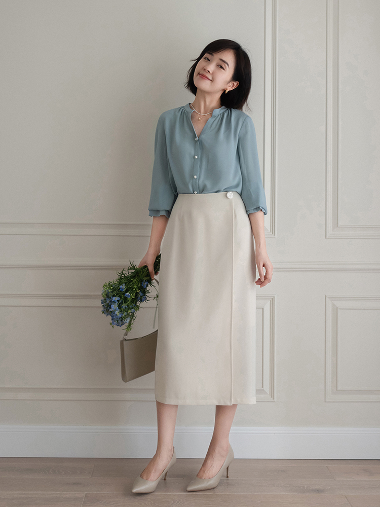 针织开衫|30+的女性怎么穿才好看,用粗条纹针织衫配薄纱半身裙,高级优雅