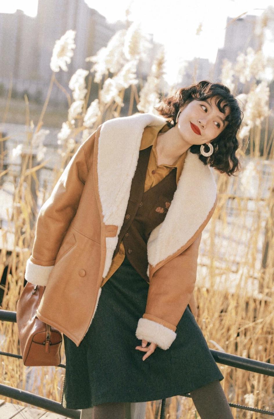 潮酷girl不容错过的“皮毛一体外套”,建议入手,上身即好看