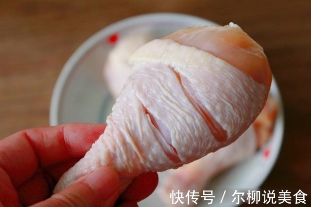 鸡腿别再炸着吃了，教你懒人做法，无油烟，松烂又入味，省时省力