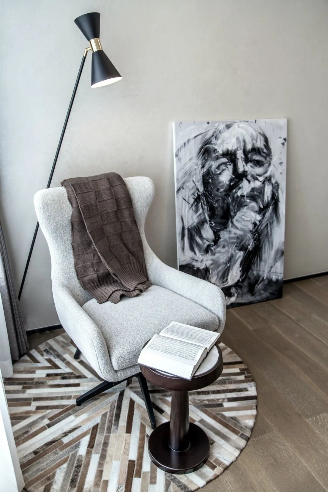 灰色|180㎡现代,硬包与木饰面,舒适精致的软装,营造优雅的档次感