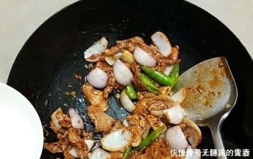 血管|洋葱和此物一起炒,每天炒一盘,血管不堵了,排出毒素,早食早好