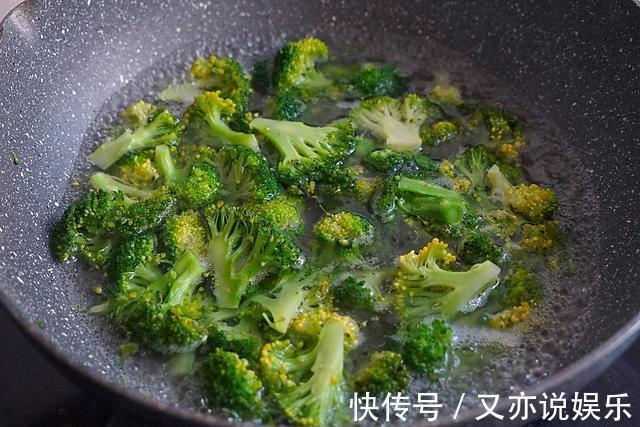 这菜被誉为“蔬菜皇冠”,孩子和老人常吃记忆好,大家快来看看吧