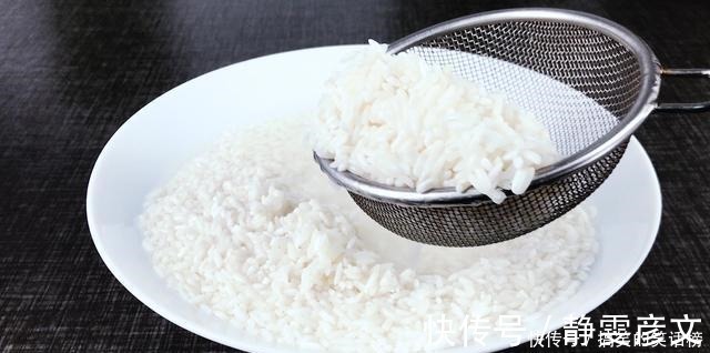 糯米不要蒸着吃，教你新吃法，一次做5片，出锅孩子抢着吃，解馋