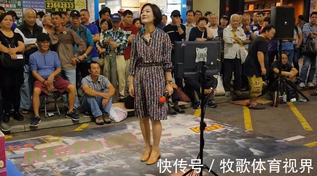 星光大道的冠军，曾登央视春晚，1年后却沦为街头卖唱