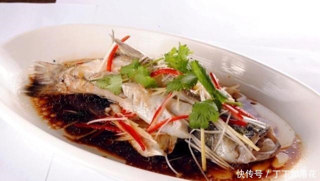 正确|清蒸鱼,到底要蒸多久厨师长告诉你正确的时间,保证鱼肉鲜嫩
