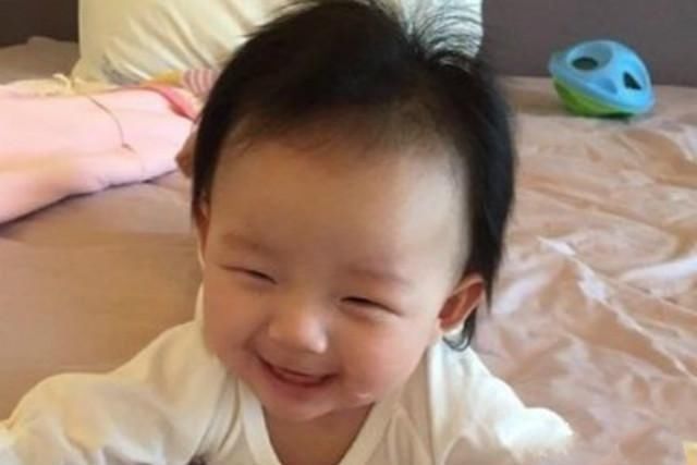 大变圆|孕妈连吃俩月葡萄吃“崩溃”,只为生个大眼宝宝,产后怀疑抱错娃