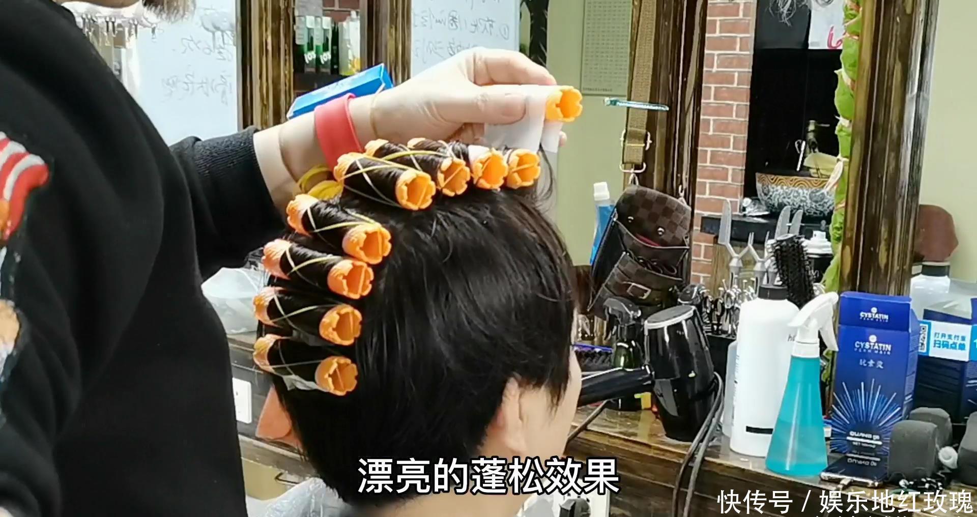 杠子|50岁女人短发这样做,发根蓬松烫+发尾纹理烫,减龄干练又显气质