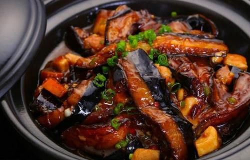 美食推荐：豆豉鲮鱼茄子煲，黑椒可乐肉排，回锅肉，红烧茄子煲的做法