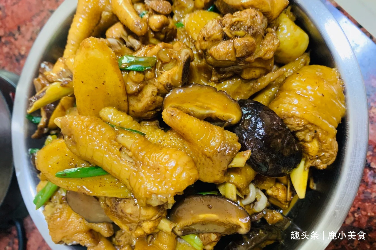 焖鸡肉前,多加“2料”洗一洗,鸡肉无腥无血沫,鲜嫩肉滑特入味