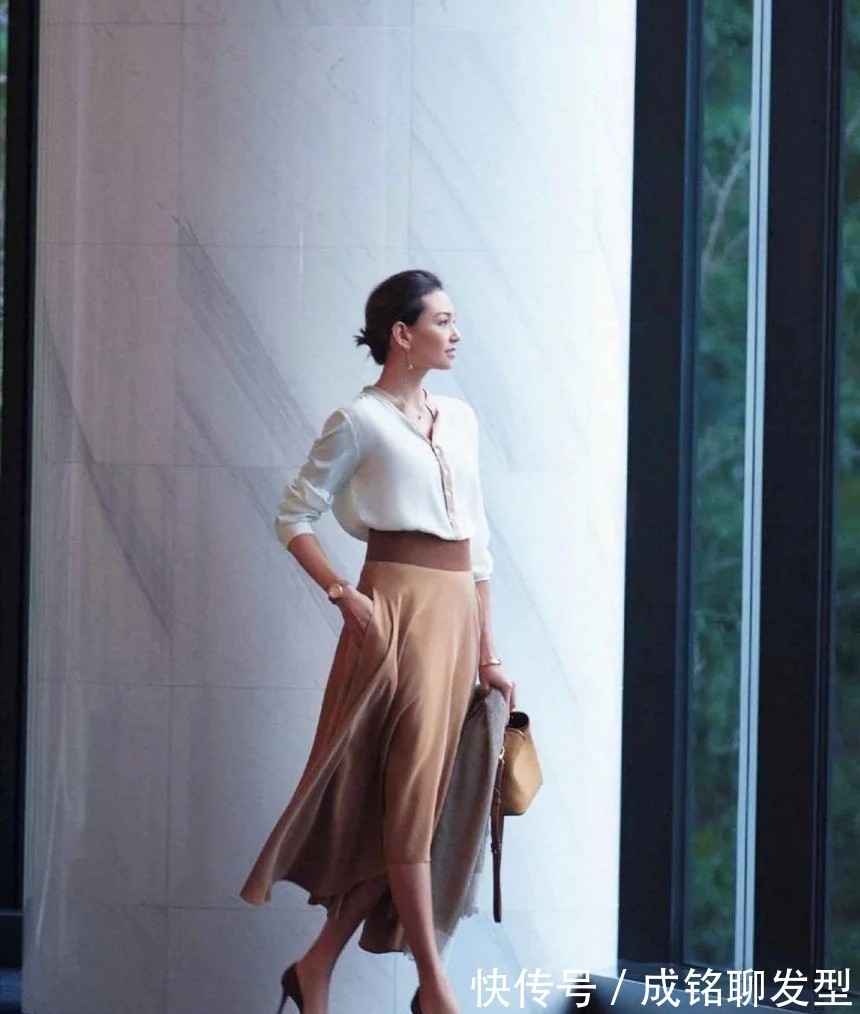 针织衫|轻松甩掉路人感,跟着日本大龄博主学穿搭,年过五十照样美得出众