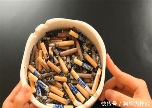 老烟民抽烟的时候, 为什么会在烟灰缸里放张纸巾