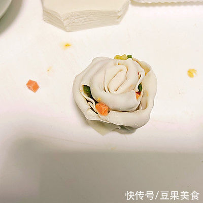 饺子皮|口感轻盈最适合神仙小姐姐的饺子皮千层馅饼