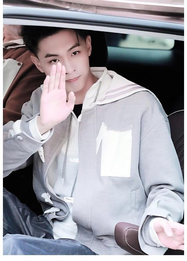 奔跑吧|秦霄贤参与《奔跑吧》录制,与杨颖等演员同框,网友:老秦真厉害