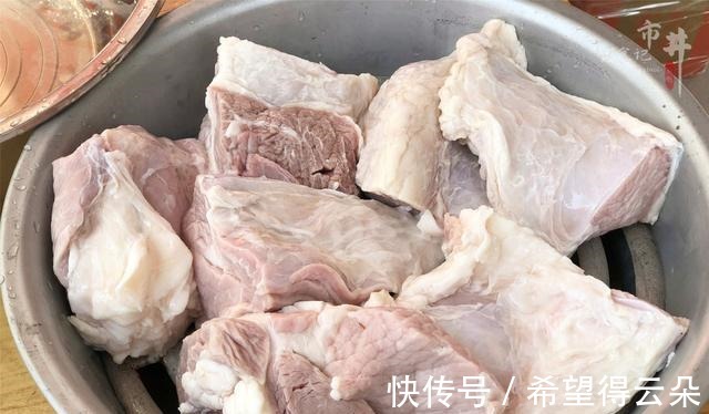 在家做酱牛肉,只需4样配料,牛肉味道香缩水少,能拿去卖了!